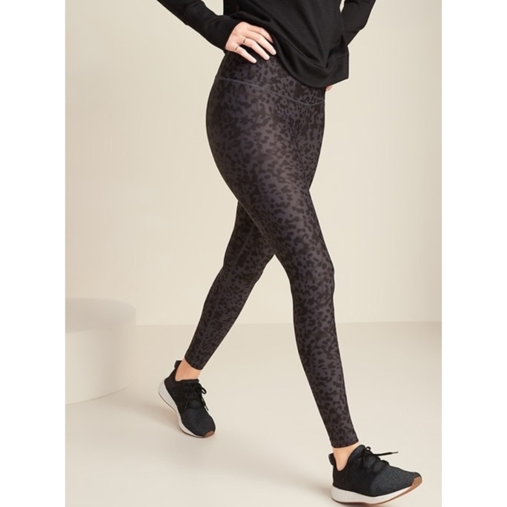 Old Navy’s Active Go Dry High Waist Black Leopard Print Leggings Size Small Tall